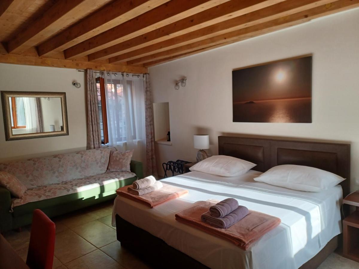Jr Luxury Guesthouse2 Split Bagian luar foto