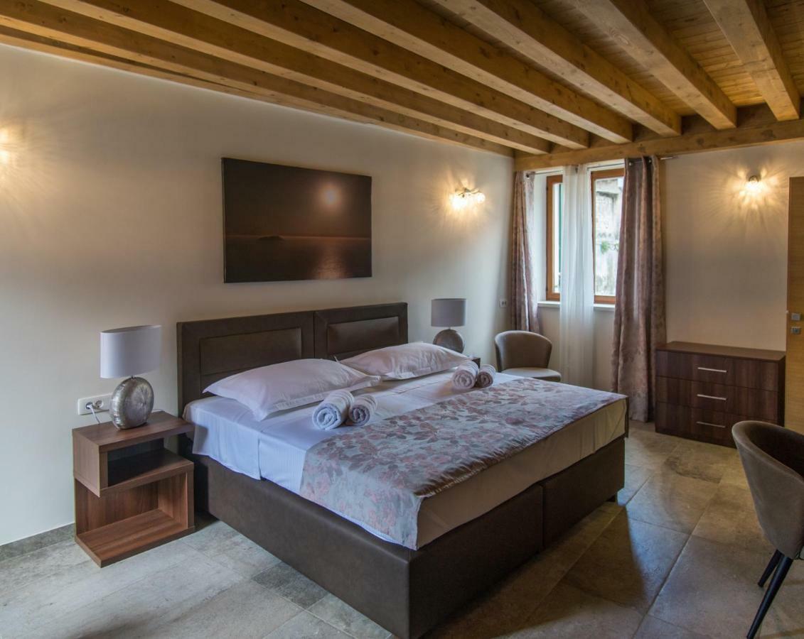 Jr Luxury Guesthouse2 Split Bagian luar foto